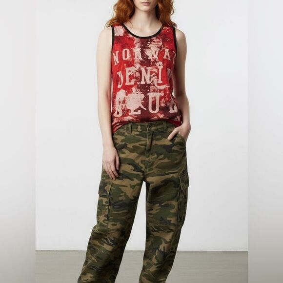 Red Graphic Tank Top. White Camouflage Size XS - Picture 1 of 4